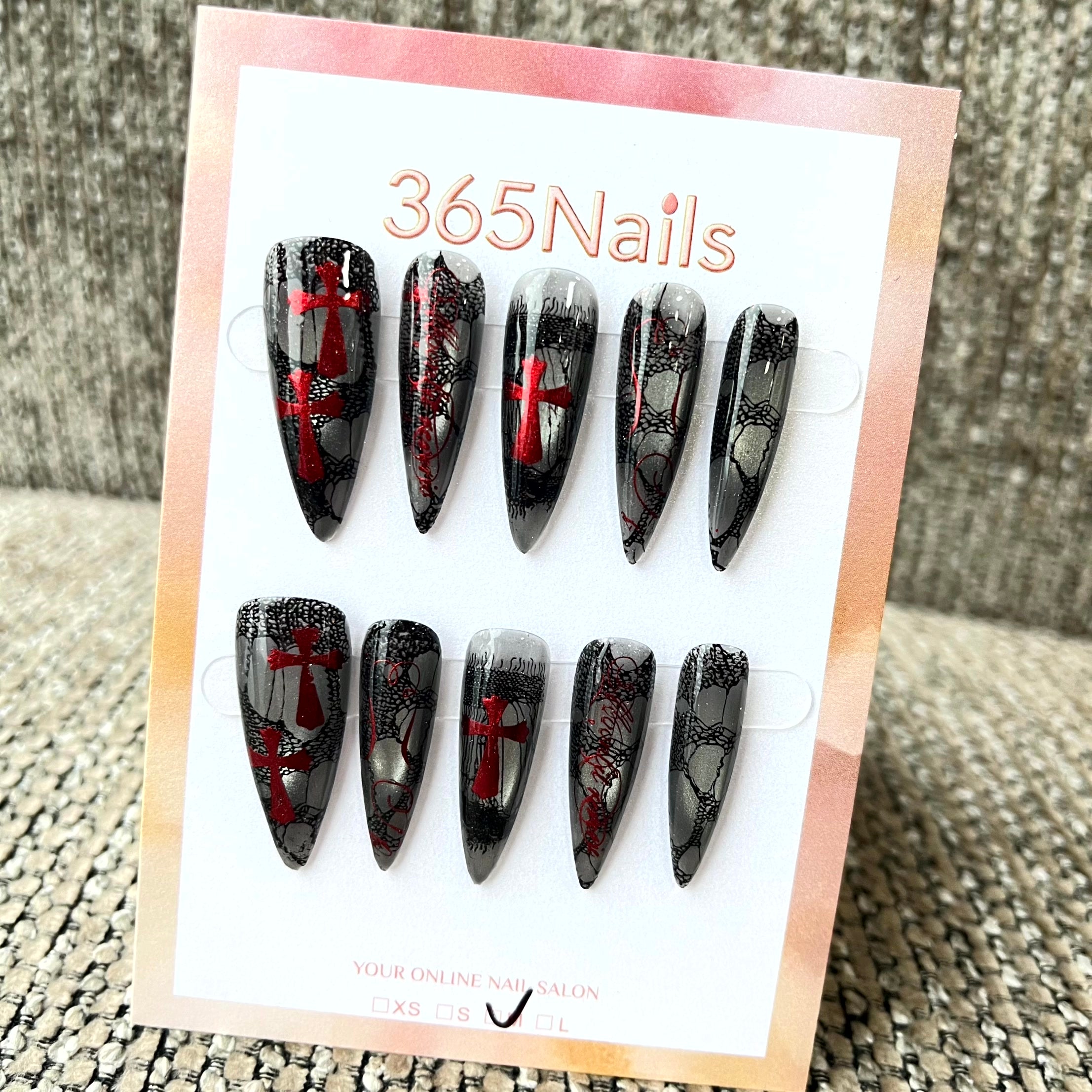 Gothic Lace : "Dévotion Cramoisie" – Ongles press-on longs stiletto