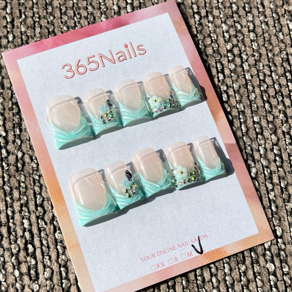 365nails: "薄荷微風" – 3D 花卉與蝴蝶 手工製 穿戴甲 短款 方形