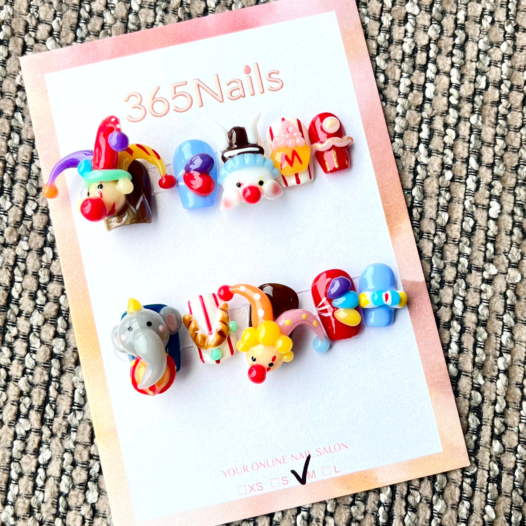 365nails: "Circo Grandioso" – Unhas Curtas Artesanais 3D de Palhaço e Animais