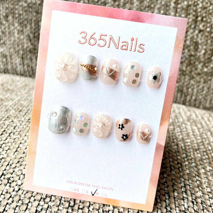 365nails: "천상의 꿈" – 3D 플라워 & 골드 포일 수제 숏 아몬드형 네일