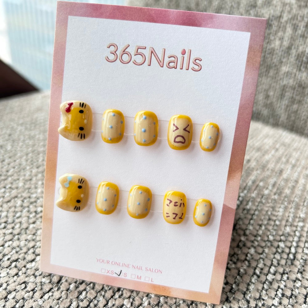 Cartoon & Dopamine: "Honey Pudding Kitty" – 3D Yellow Cat, Blue Polka Dots, Emoticons & Jelly Texture Short Nails