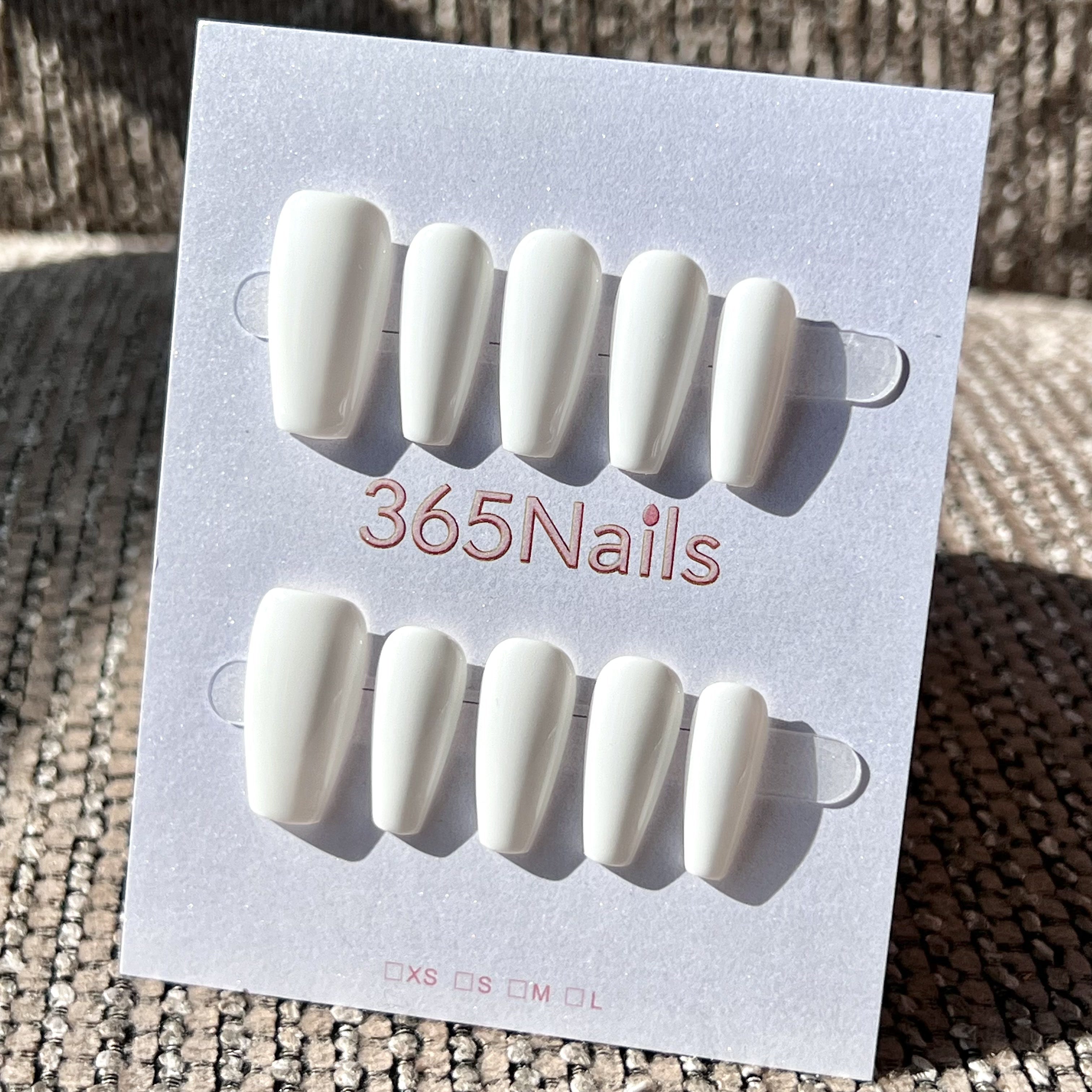 "Stylish Medium Coffin" - Solid Color Handmade Nails (20 Colors Available)