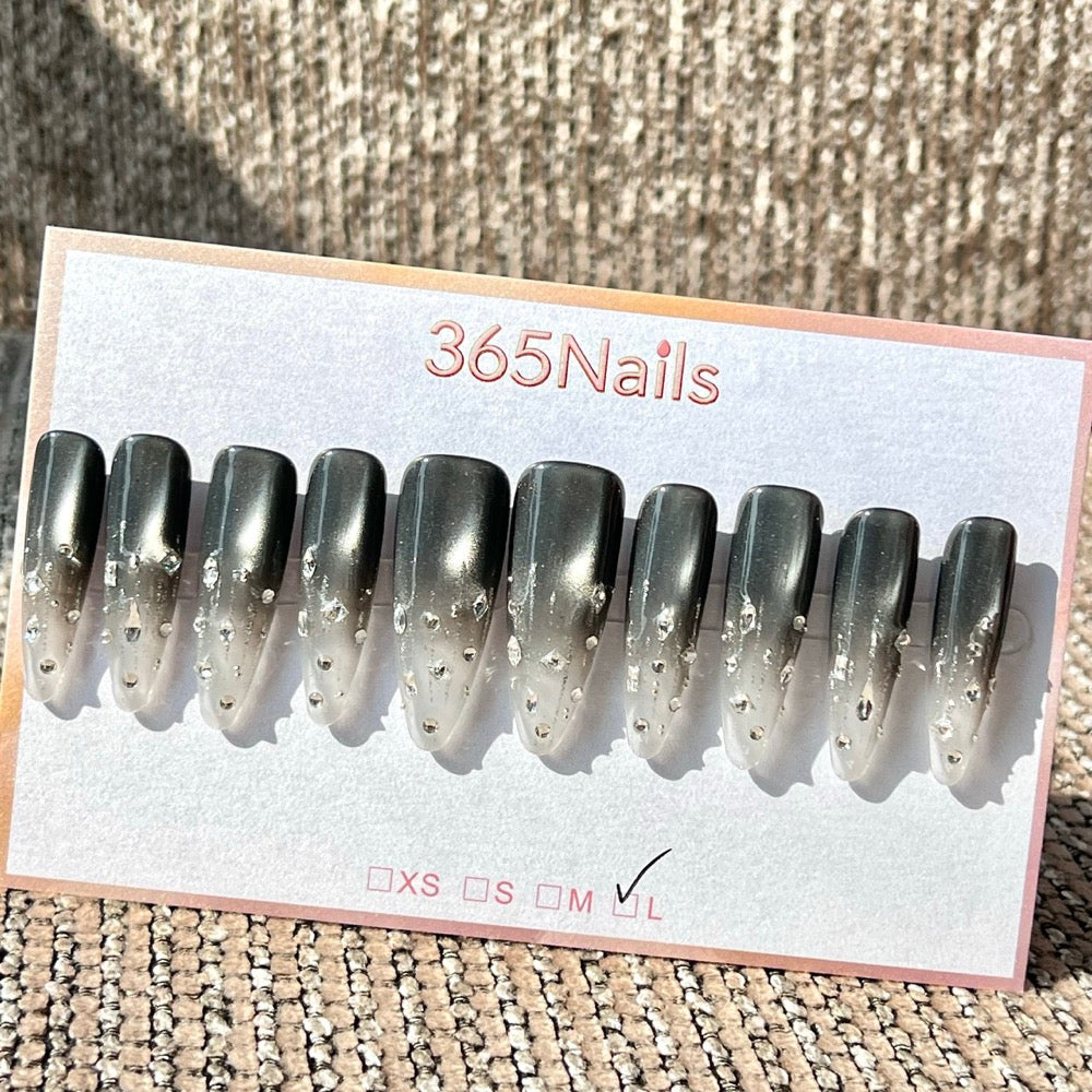 365nails 스모키 크리스탈 레인 — 블랙에서 투명으로 그라데이션, 라인스톤 포인트 수제 스틸레토형 네일