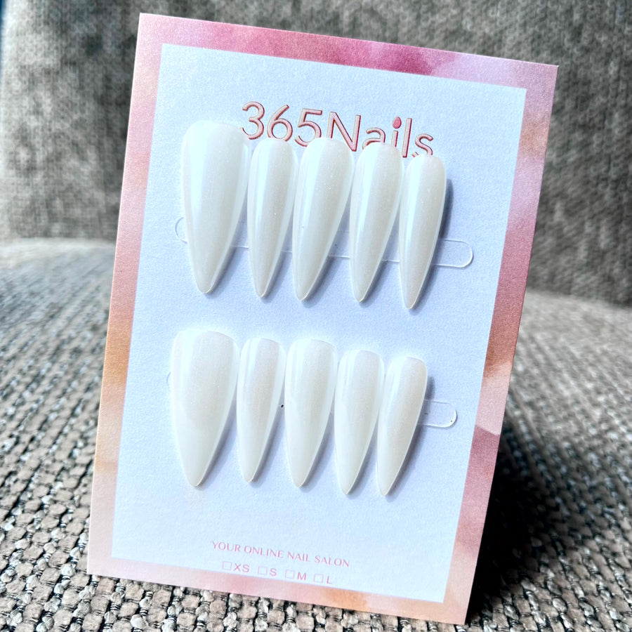 365nails: “Lunar Pearl Glow” – Handmade Long Sharp Stiletto Nails