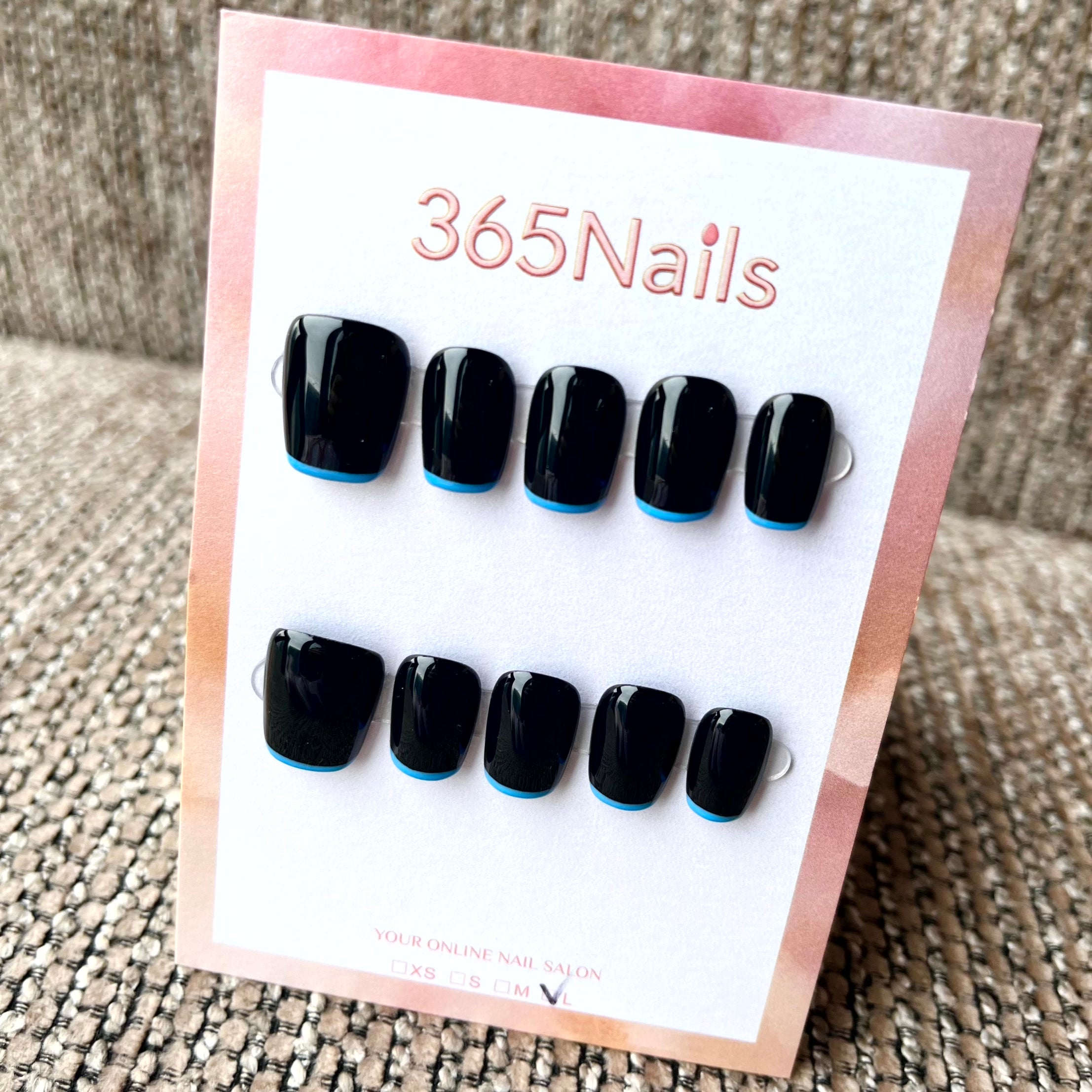 365nails: 일렉트릭 누아르 – 프렌치 팁 수제 숏 스퀘어형 네일