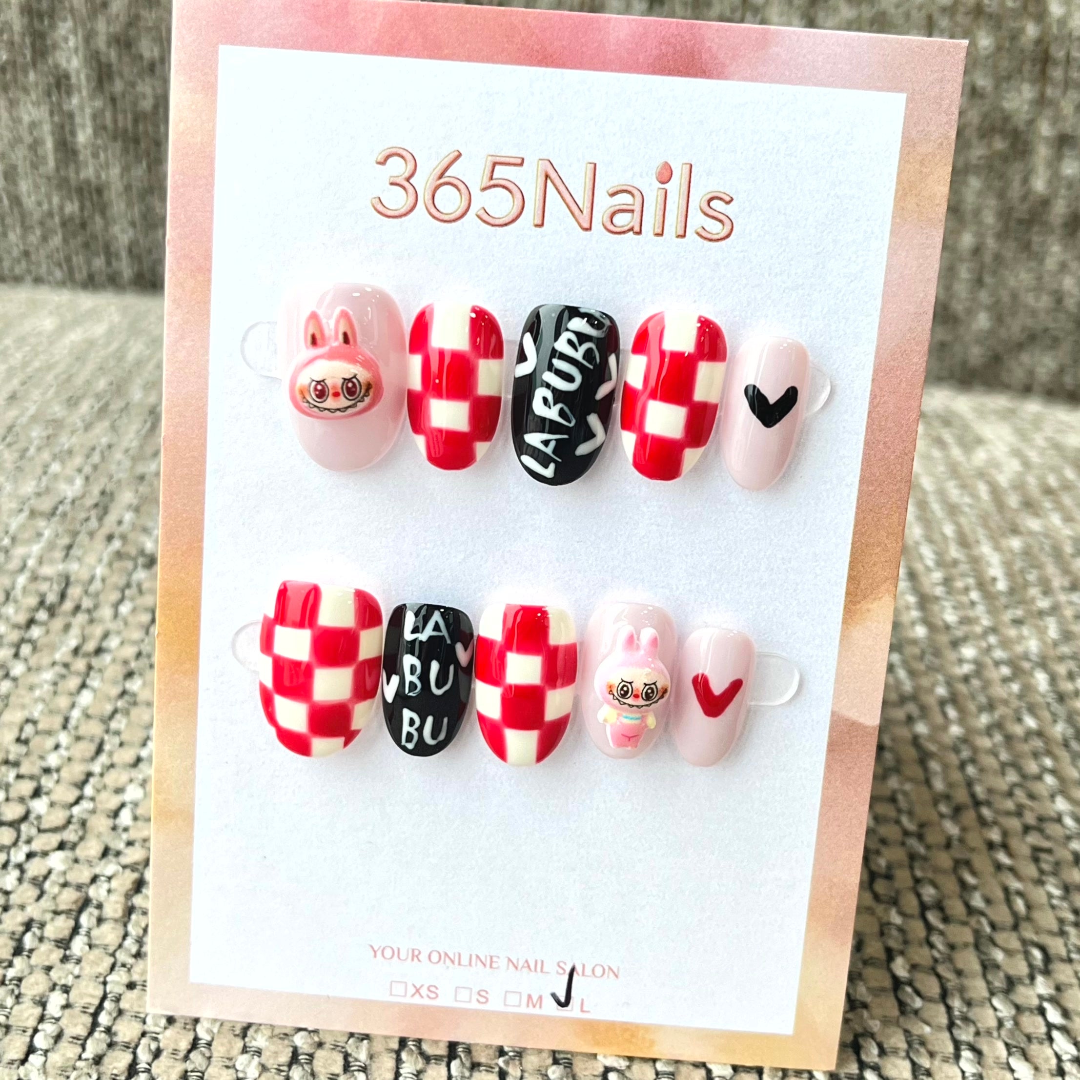 365nails 레트로 레이서 – 3D 캐릭터 & 체크 깃발 수제 숏 스퀘어형 프레스온 네일