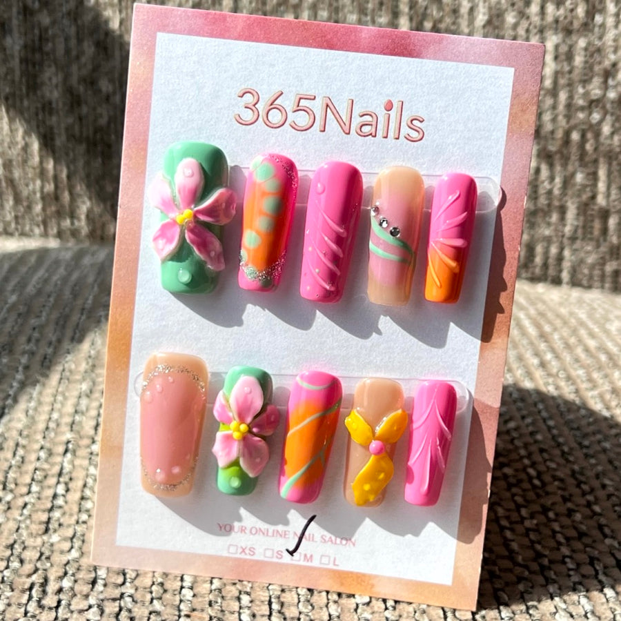 365nails: "캔디 팝" – 3D 플로럴 수제 미디엄 아몬드형 네일