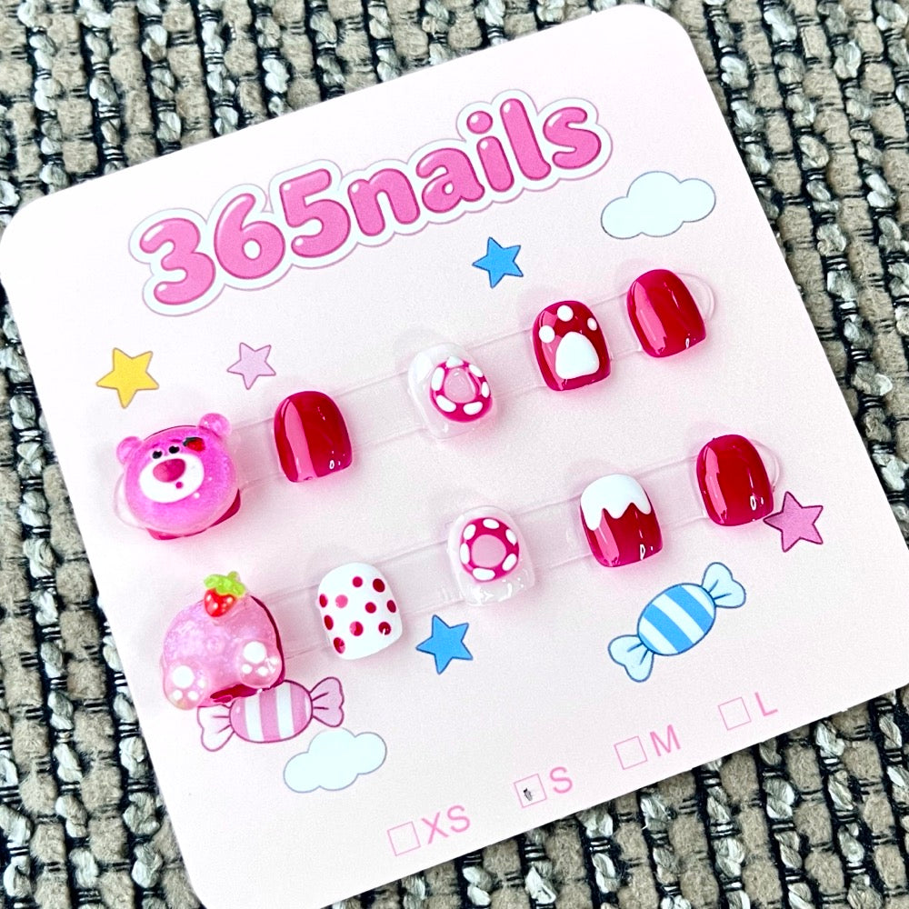 365nails: "Strawberry Bear's Picnic" – 3D Character Handmade Short Nails