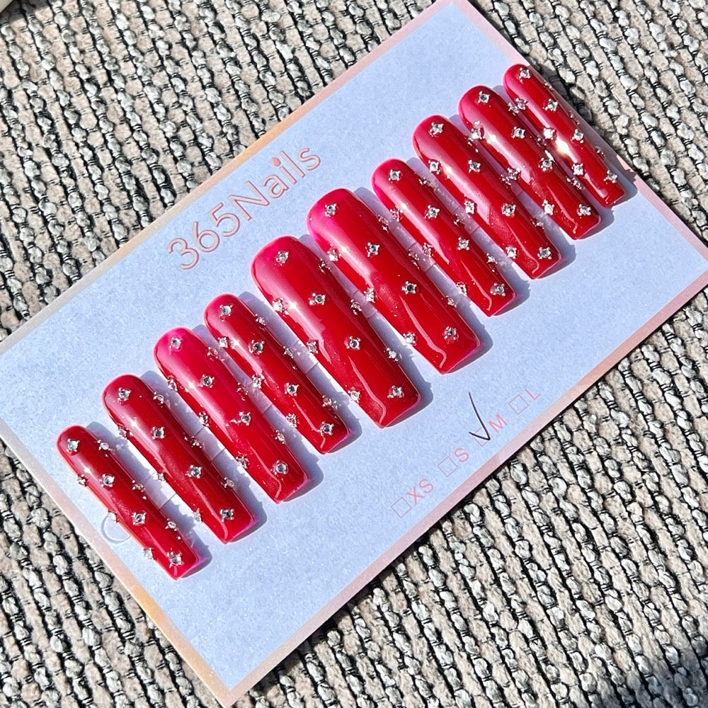 365nails：「酒紅星光」 – 水鑽點綴手工製棺材形穿戴甲