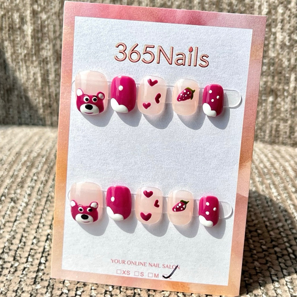 365nails：可重複使用手工短款方形貼片式指甲 — 粉紅熊草莓愛心款