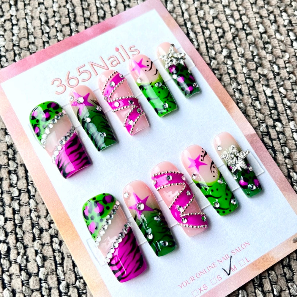 365nails: "정글 피버" – 수제 3D 아트 코핀형 네일