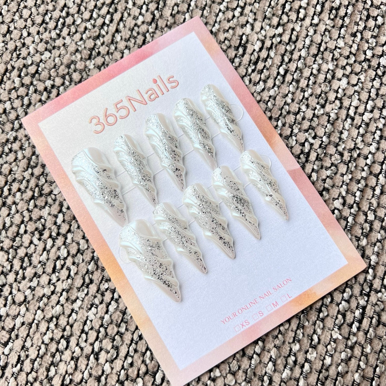 365nails：霜流漩渦 手工製穿戴甲（冰霜奇幻／未來冷感）