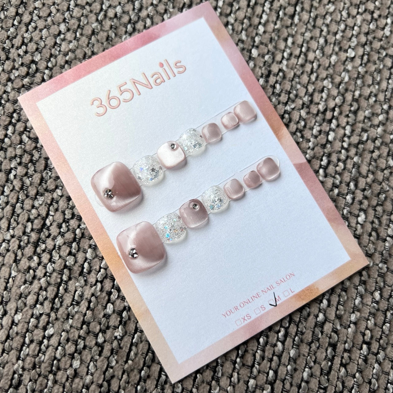 365nails: "olho de gato areia suave & glitter prateado" – pedicure press-on artesanal