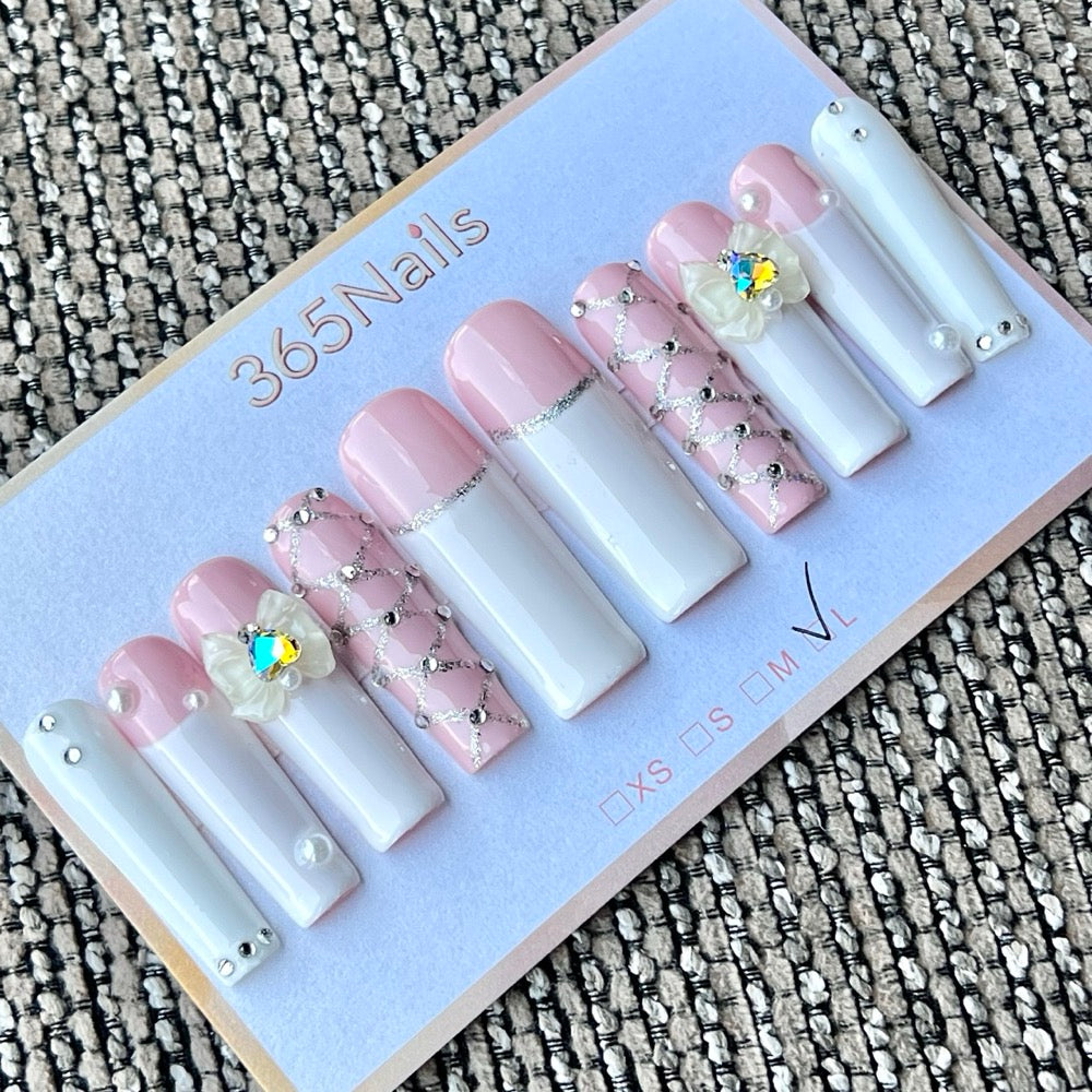 365nails：「戀人圓舞曲」— 3D 蝴蝶結與珍珠格紋 手工製 方形甲片