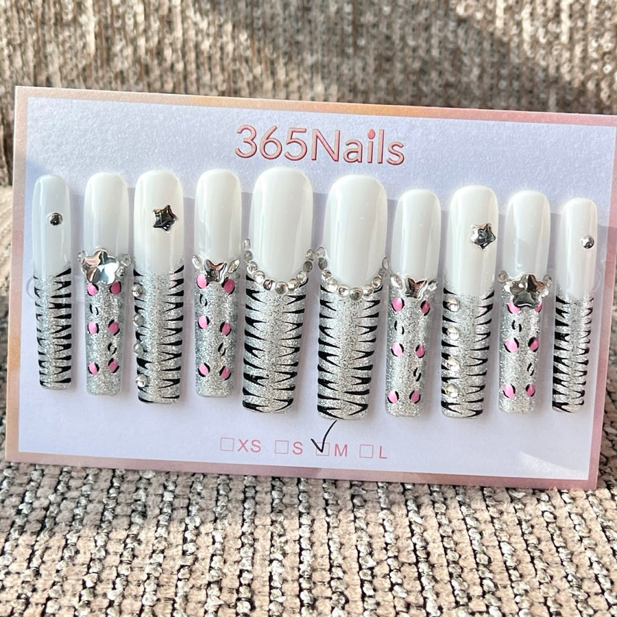 365nails: "Pata de Gato Prata Branca" – Unhas Postiças Artesanais Longas Trapezoidais
