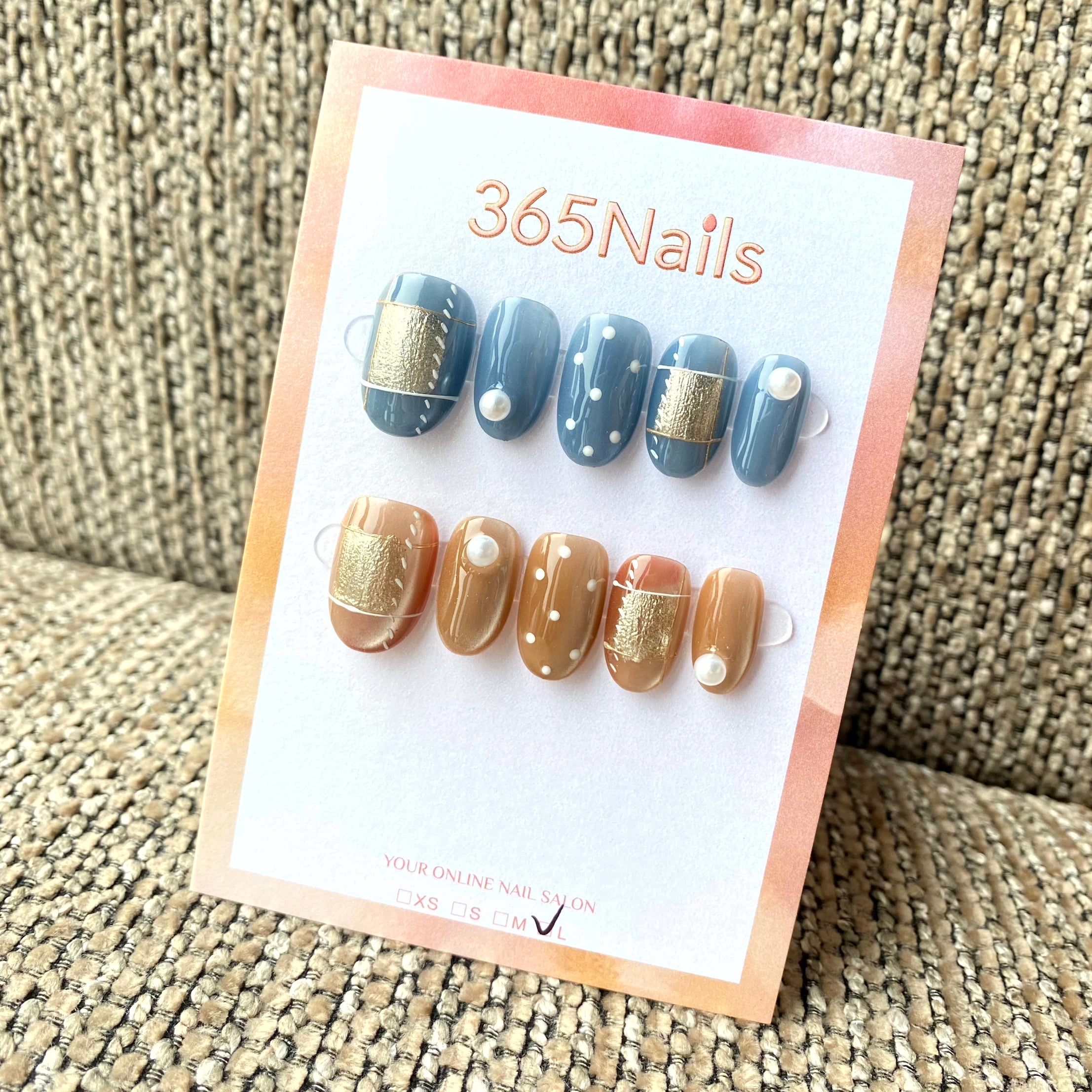 365nails: "코지 패치워크" – 데님 블루·카라멜 & 골드 포일 수제 오벌형 네일