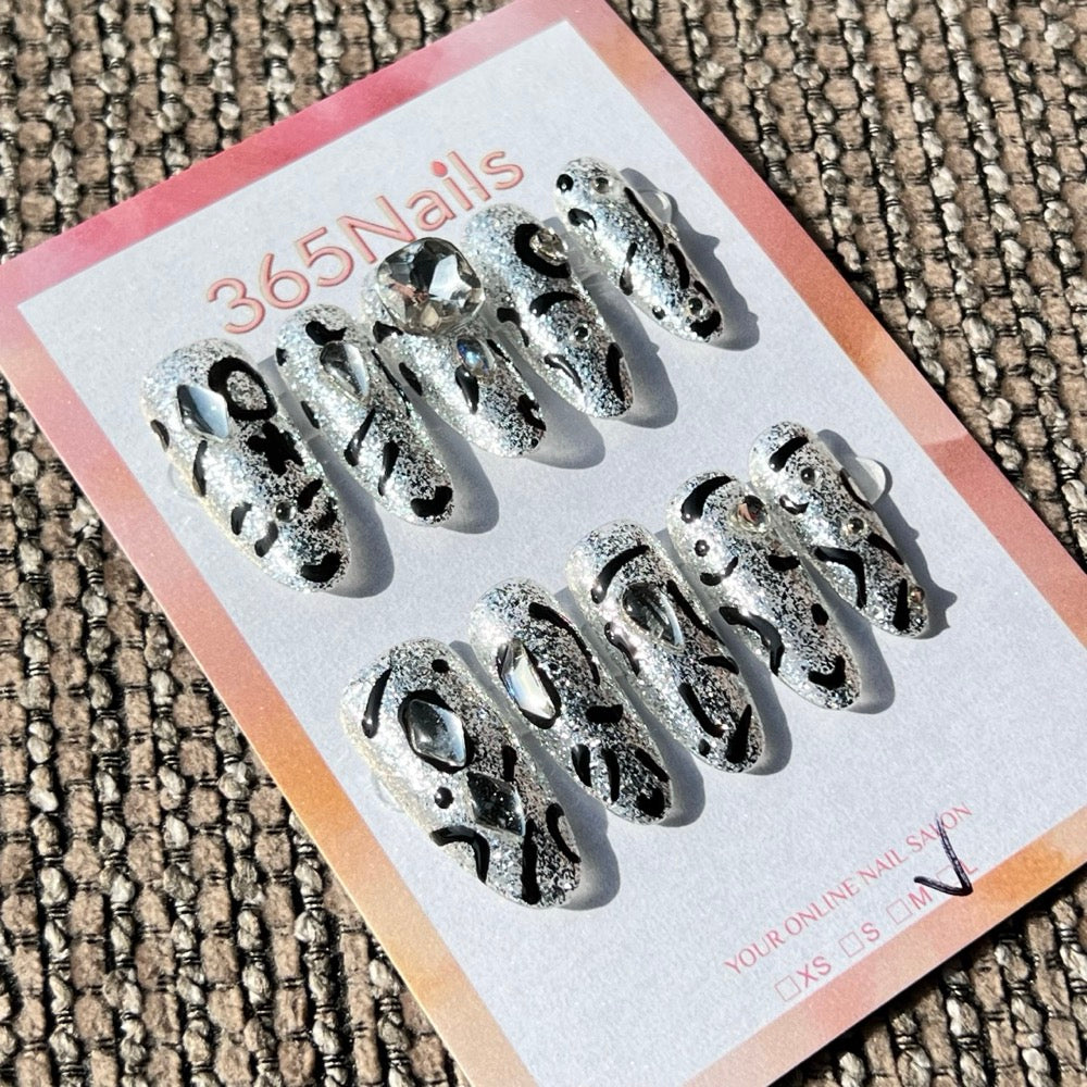 365nails：「冰川豹」—銀色亮粉豹紋手工製短款方形穿戴甲