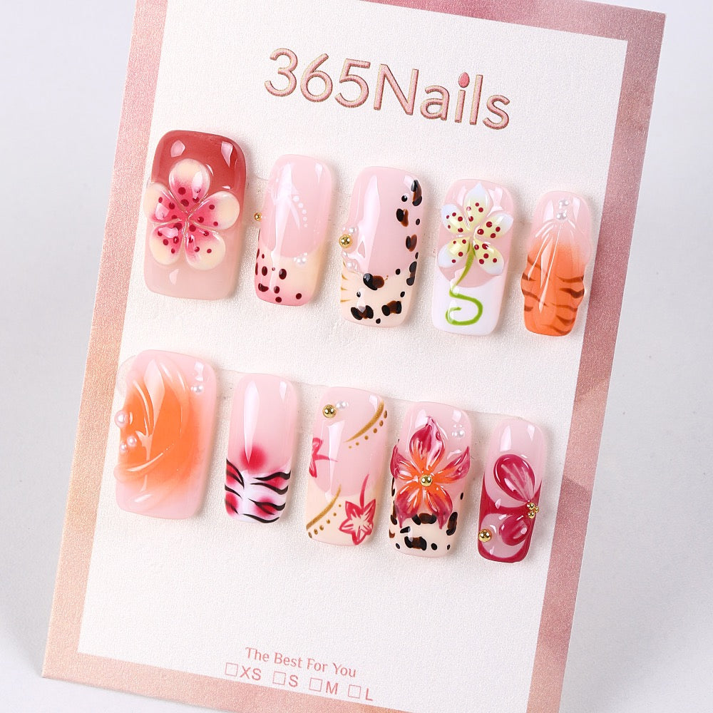 Uñas postizas 365Nails Petal Pop con diseño mixto de leopardo.