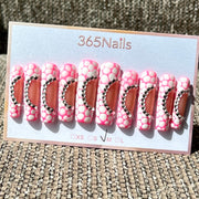 365nails: 粉色蜂巢 – 水鑽弧形與幾何 手工製 棺材形 穿戴甲