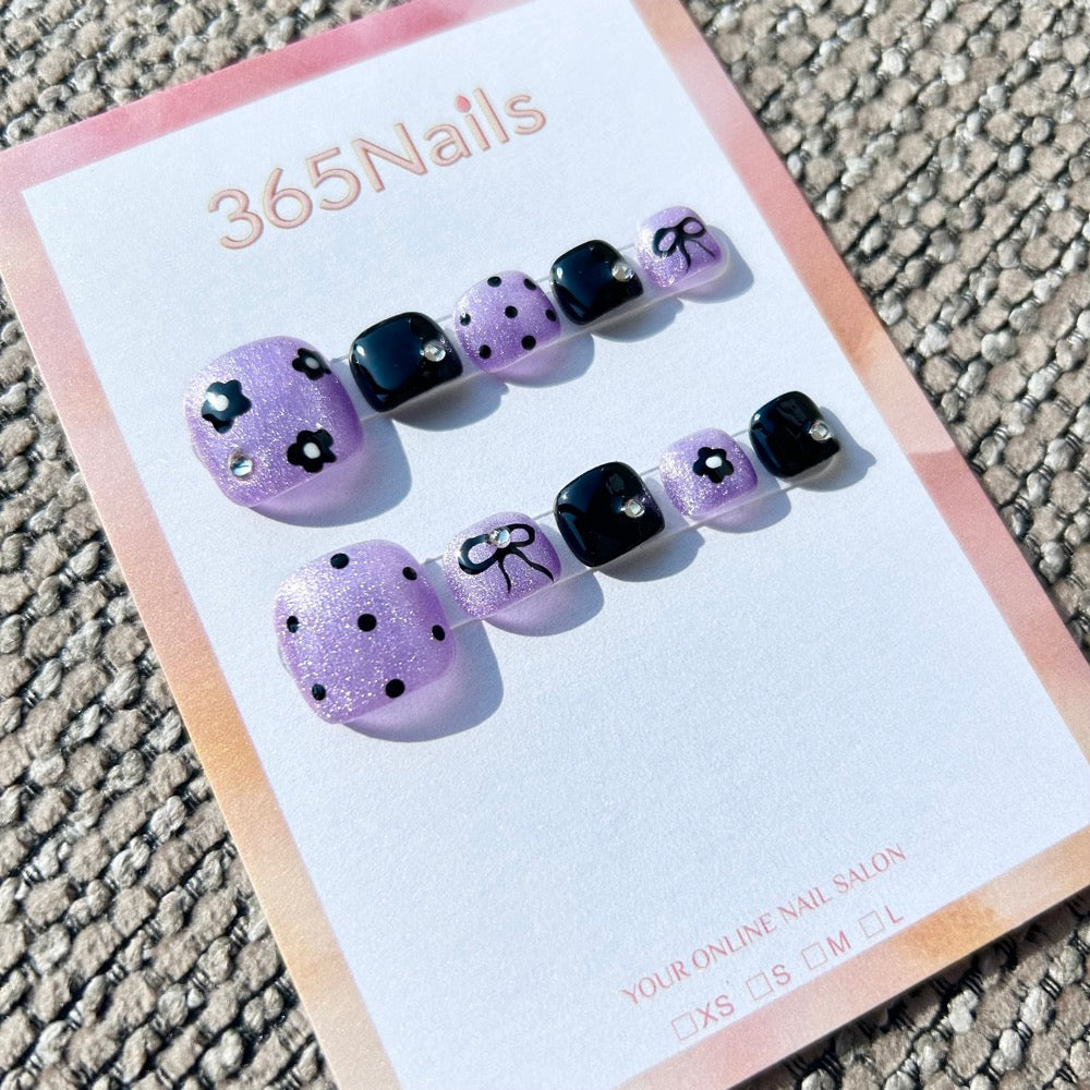 365nails: 紫黑花卉蝴蝶結 手工製穿戴足部甲片