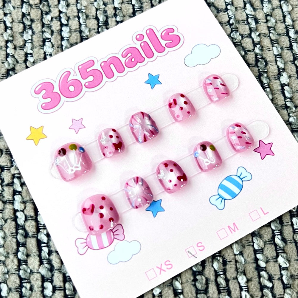 365nails: "Candy Heart" – 3D Sweet Heart Handmade Short Square Nails
