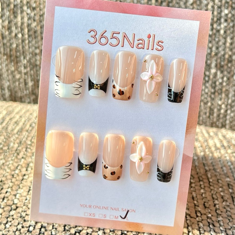 365nails : ongles press-on faits main, mi-longs, forme carrée — mélange nude avec fleurs et motif léopard