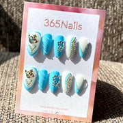 365nails : Fantaisie cœur bleu – Ongles forme amande 3D fait main avec breloques et strass