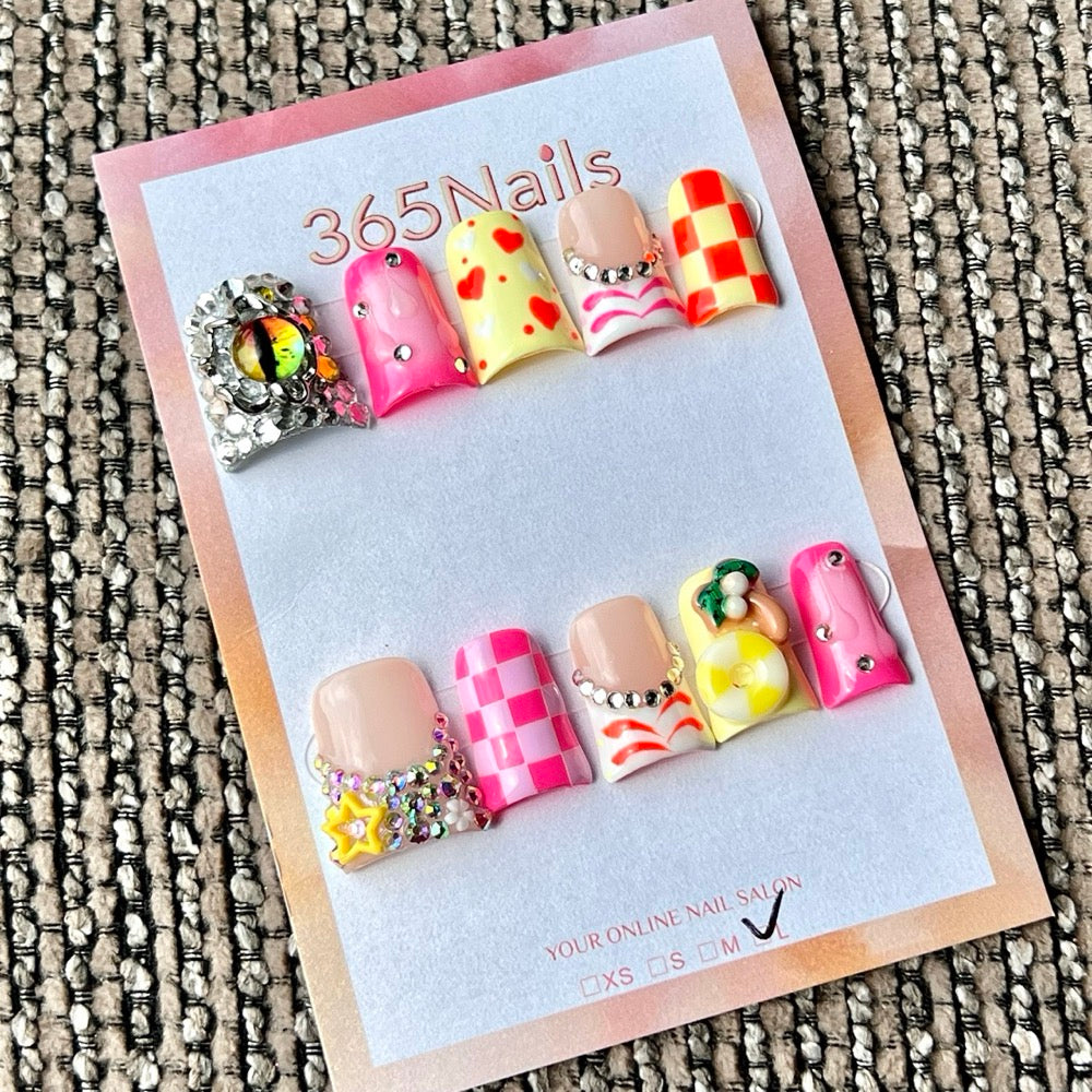 365nails: "Colorful Mix Heart Checker Short" – Handmade Short Trapezoid Press-On Nails