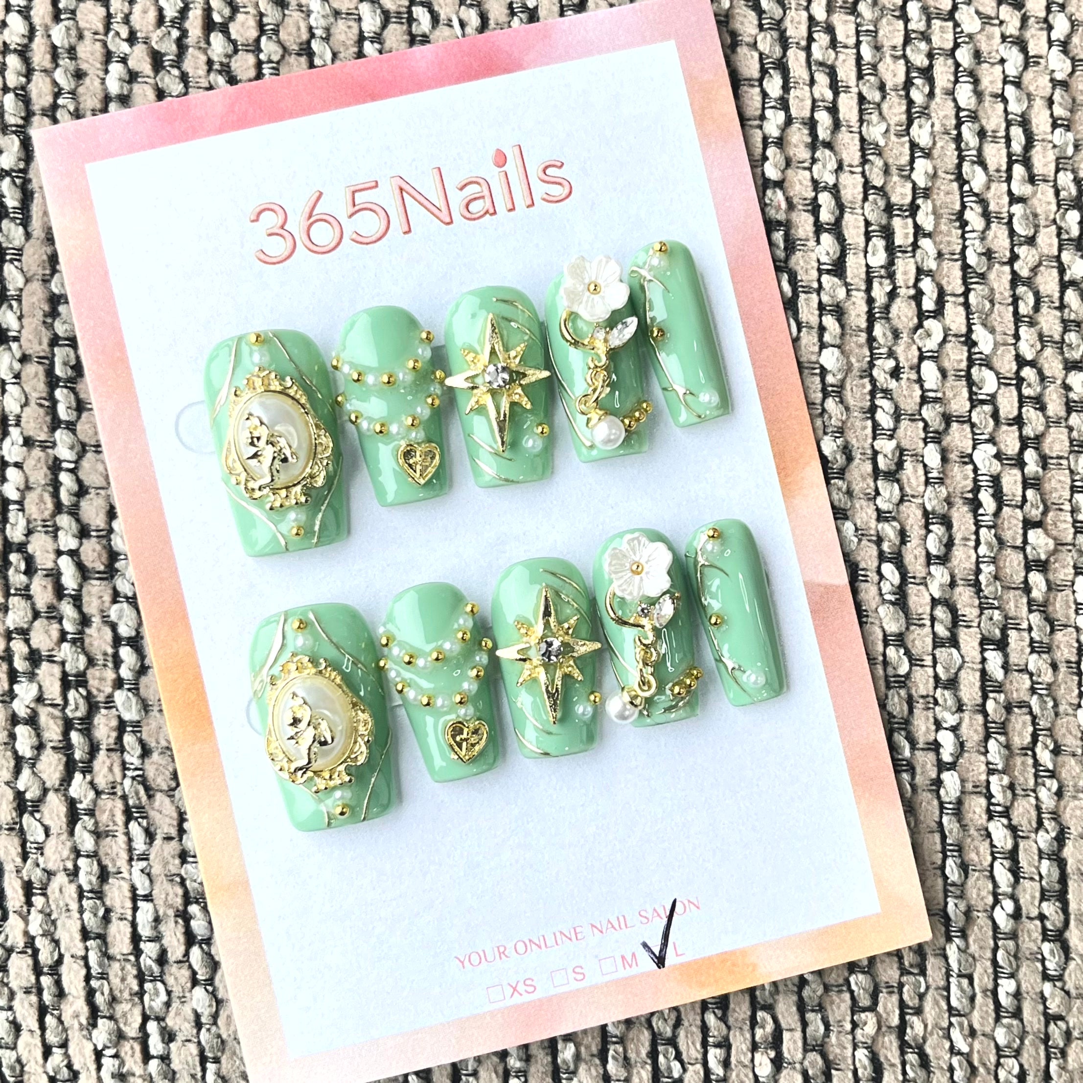 365nails: "천상의 화려함" – 3D 골드 & 플로럴 수제 스퀘어형 네일