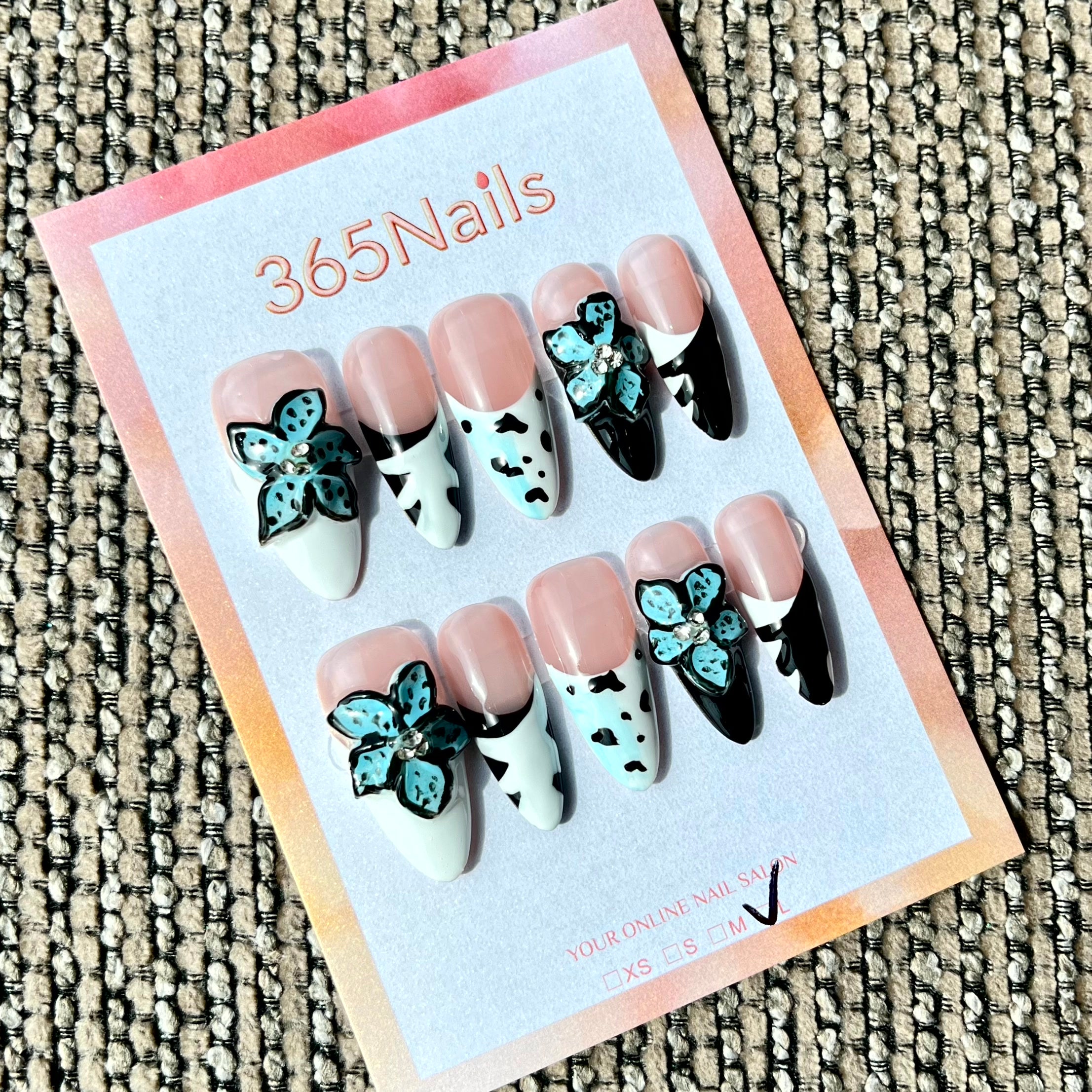 365nails: "미드나잇 버터플라이" – 3D 나비 & 달마시안 프린트 수제 아몬드형 네일