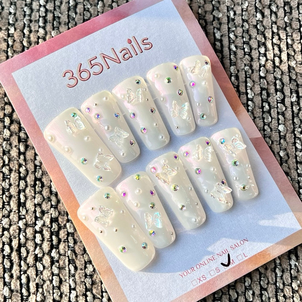 365nails: "Milk White Butterfly Pearl Medium" – Handmade Medium Trapezoid Press-On Nails