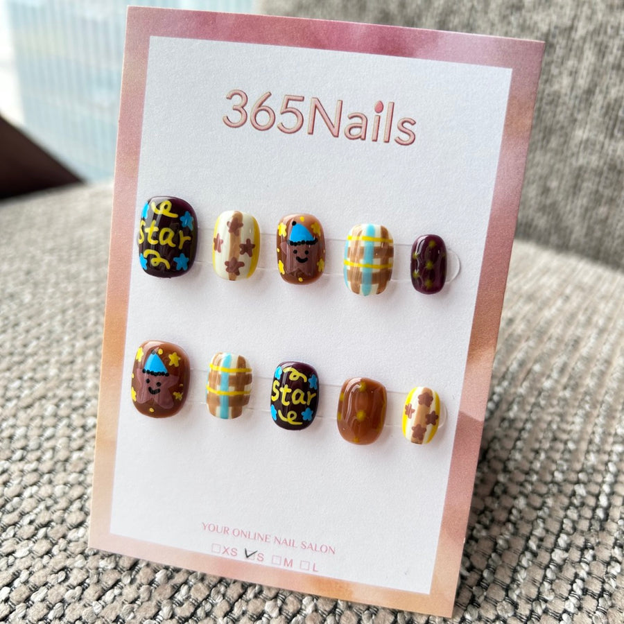 Cartoon & Dopamine: "Happy Brown Star" – Hand-Painted Party Star Character, Retro Plaid & Graffiti Text Short Nails