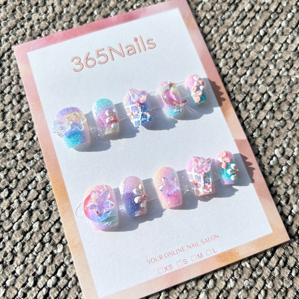 Vintage Wine & Cream" brings a touch of sophisticated romance to your fingertips. Moving away from bright pastels, this design embraces the richness of deep burgundy wine and the softness of heavy cream. The finish is a luxurious matte (frosted) text