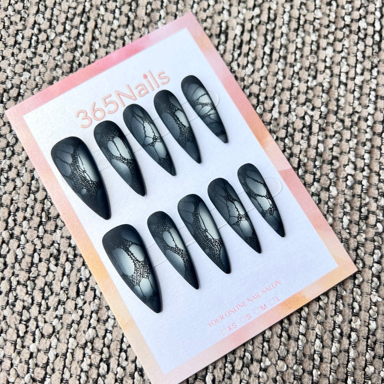 Cosmic Fatale: "Noir Web Vein" – Unhas Postiças Stiletto Longas e Afiadas Feitas à Mão