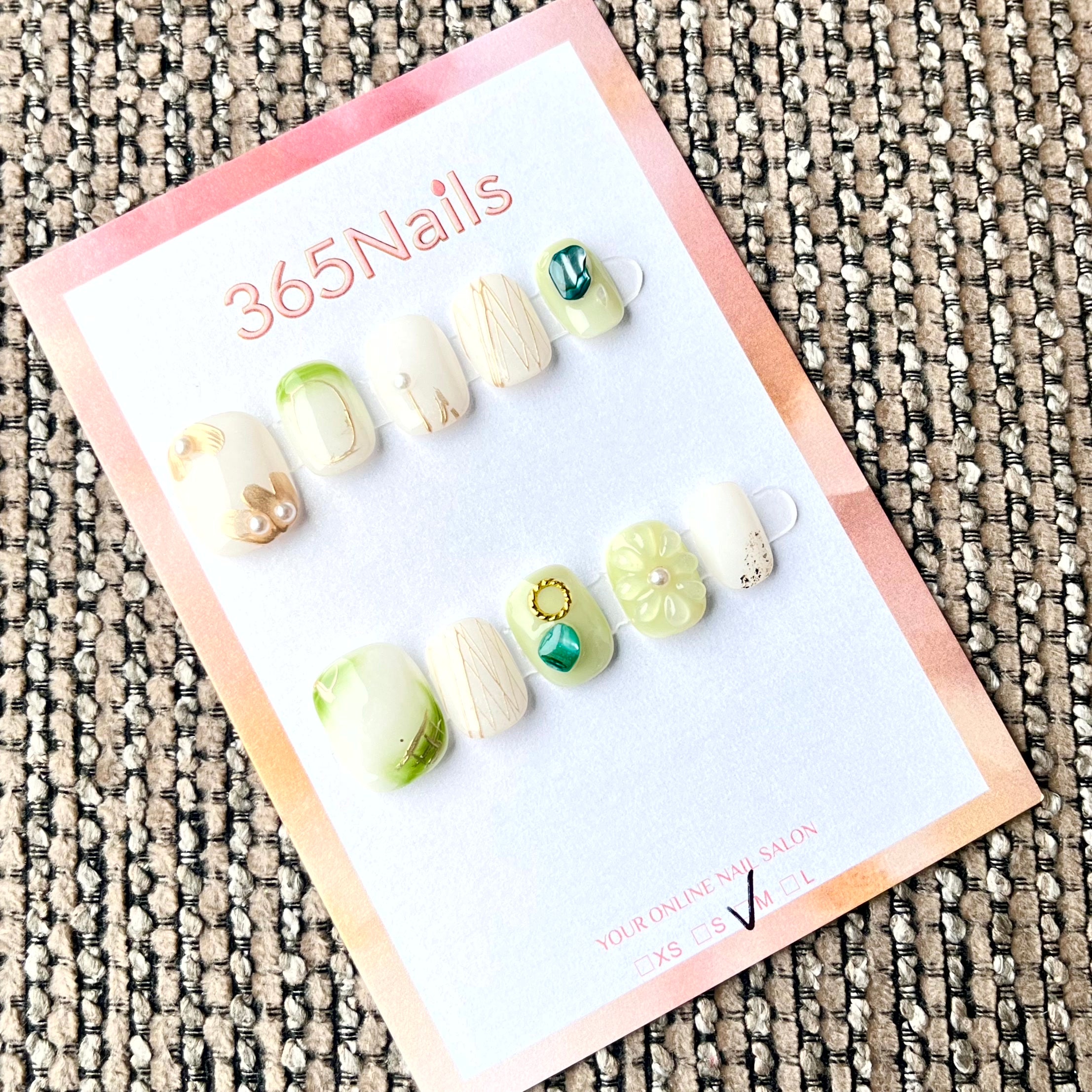 365nails: "Murmures verdoyants" — motifs floraux 3D & ombré, fait main, ongles courts forme amande
