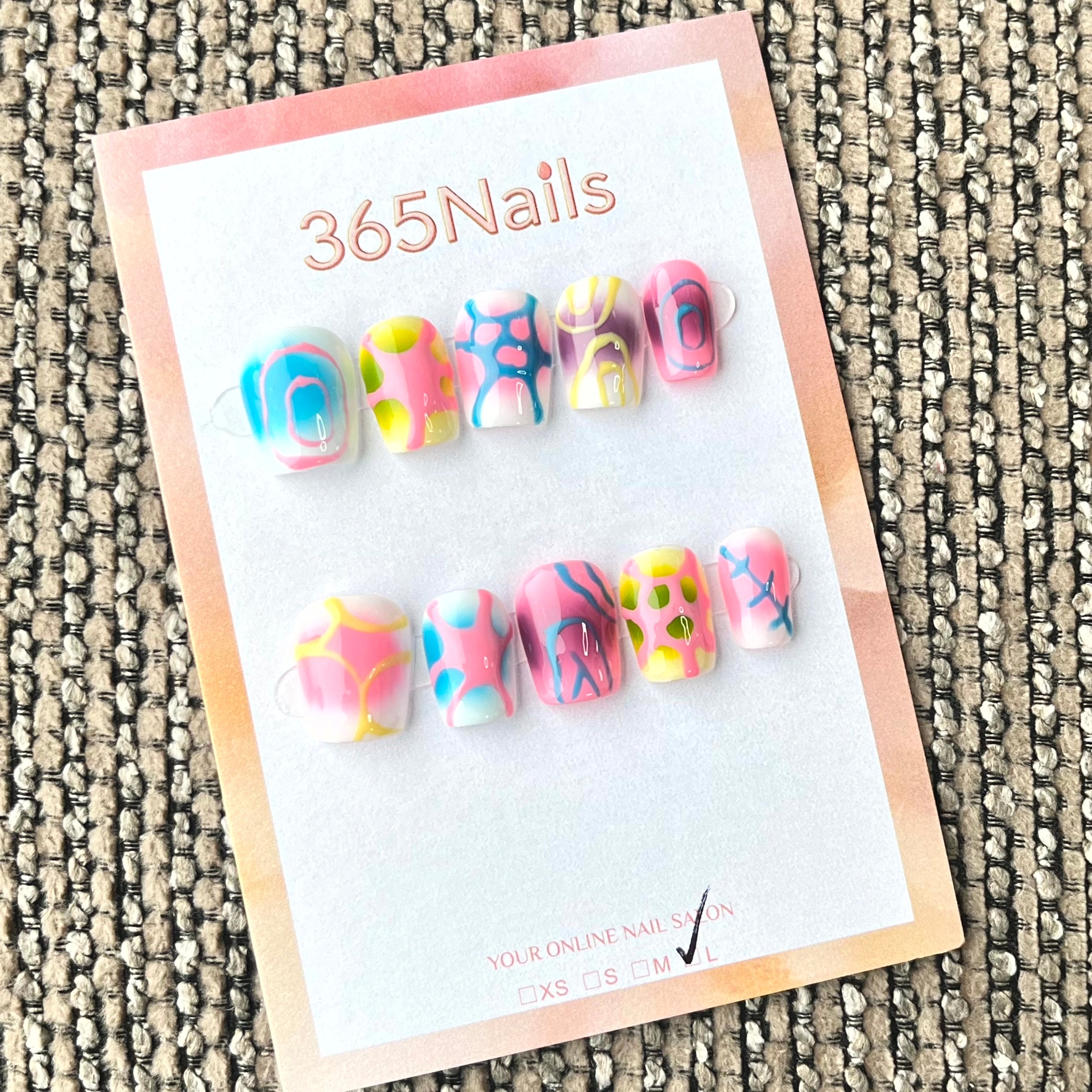 365nails: "Psychedelic Pop" – Abstract Graffiti Handmade Short Square Nails