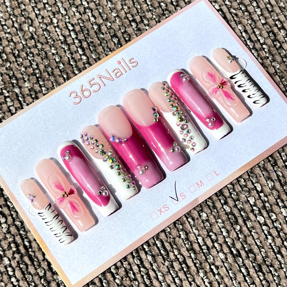 365nails: "Pétala Carmesim" – Unhas Amêndoas Artesanais 3D com Flores e Strass