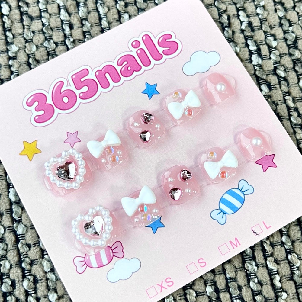 365nails: "Candy Heart" – 3D Bow Charm Handmade Short Square Nails