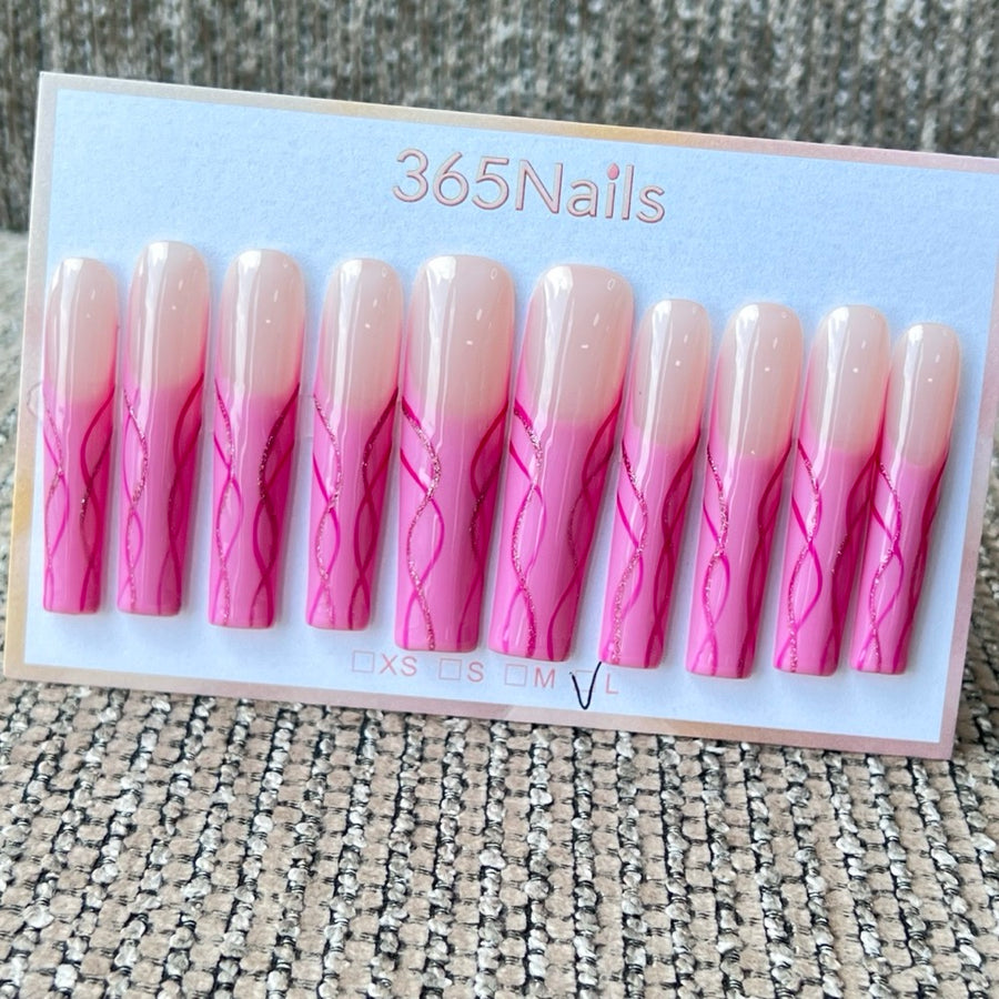 365nails: "Rose tissée" – ongles forme coffin, line art peint à la main, fait main