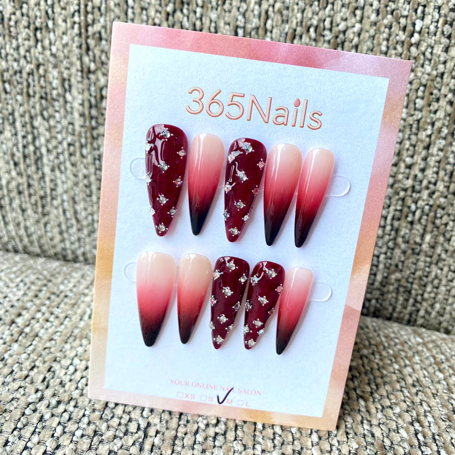 365nails: 버건디 크리스탈 옴브레 — 짙은 레드→누드 그라데이션 & 크리스탈 포인트 수제 스틸레토형 네일