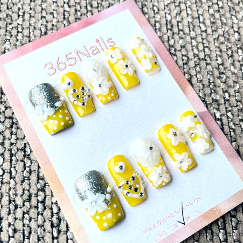 365nails : « Baiser de tournesol » – Fleurs 3D et paillettes, ongles forme amande faits main