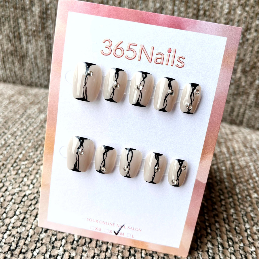 365nails: "Noir Muse" – Hand-Painted Abstract Line Art Short Square Nails