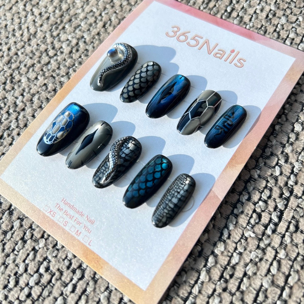 The Gilded Serpent: "Midnight Viper" – Dark Navy Blue & Silver Metallic 3D Snake Scale Handmade Press-On Nails