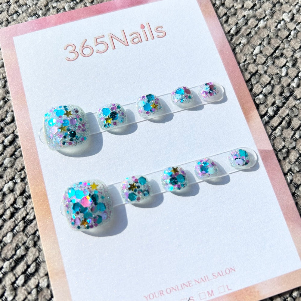 365nails: 冰藍星星 – 手工製腳趾穿戴甲