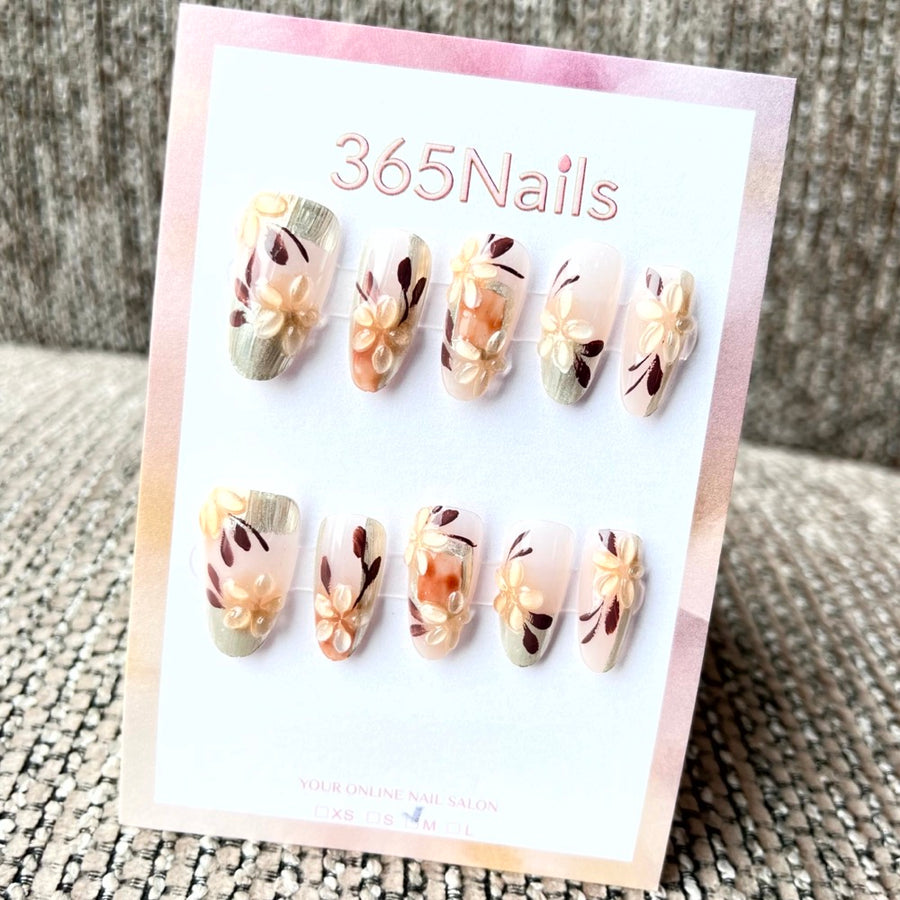 365nails: 琥珀綻放 — 3D 立體花卉與編織質感手工製短款方形穿戴甲