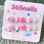 365nails: "Candyland Sweetheart" – 3D 캐릭터 수제 달콤한 숏 네일