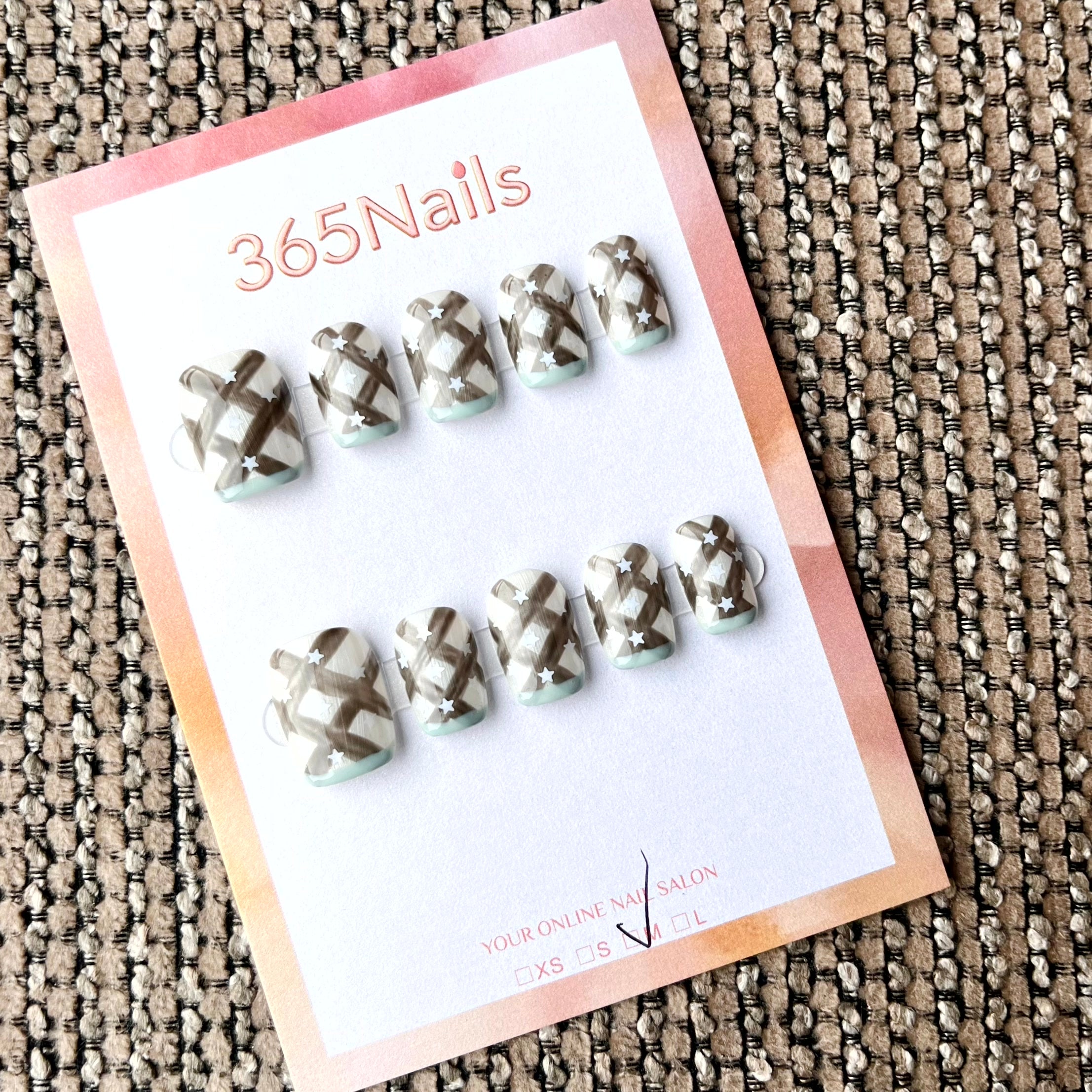365nails : "Chic Tissé" – Ongles carrés courts faits main à carreaux 3D