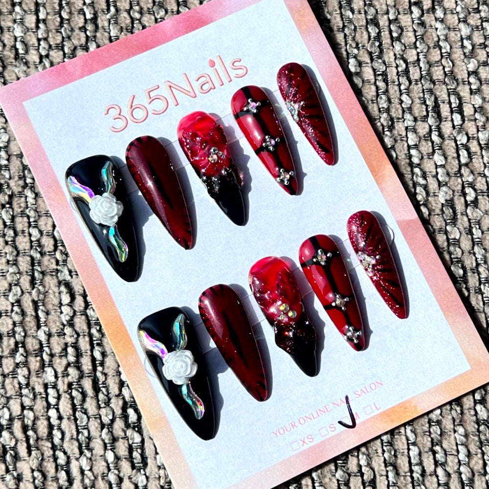 365nails: "크림슨 래빗" – 3D 캐릭터 & 캣아이 수제 스틸레토형 네일
