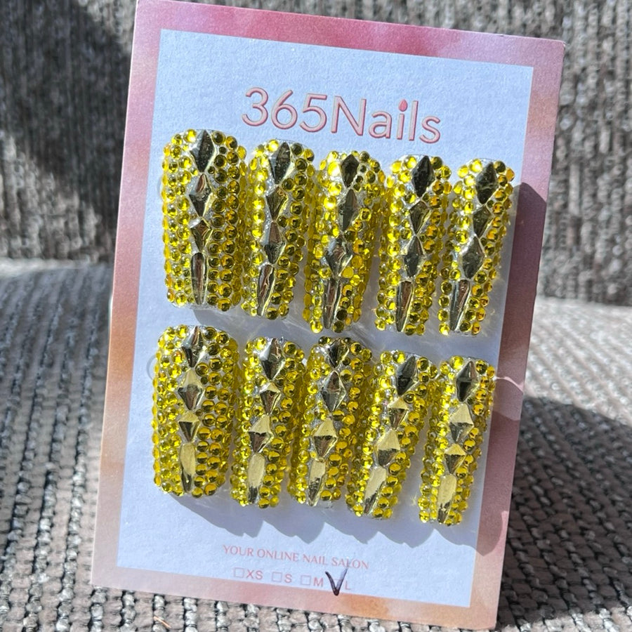 365nails: "골든 아워" – 3D 크리스탈 & 라인스톤 수제 코핀형 네일