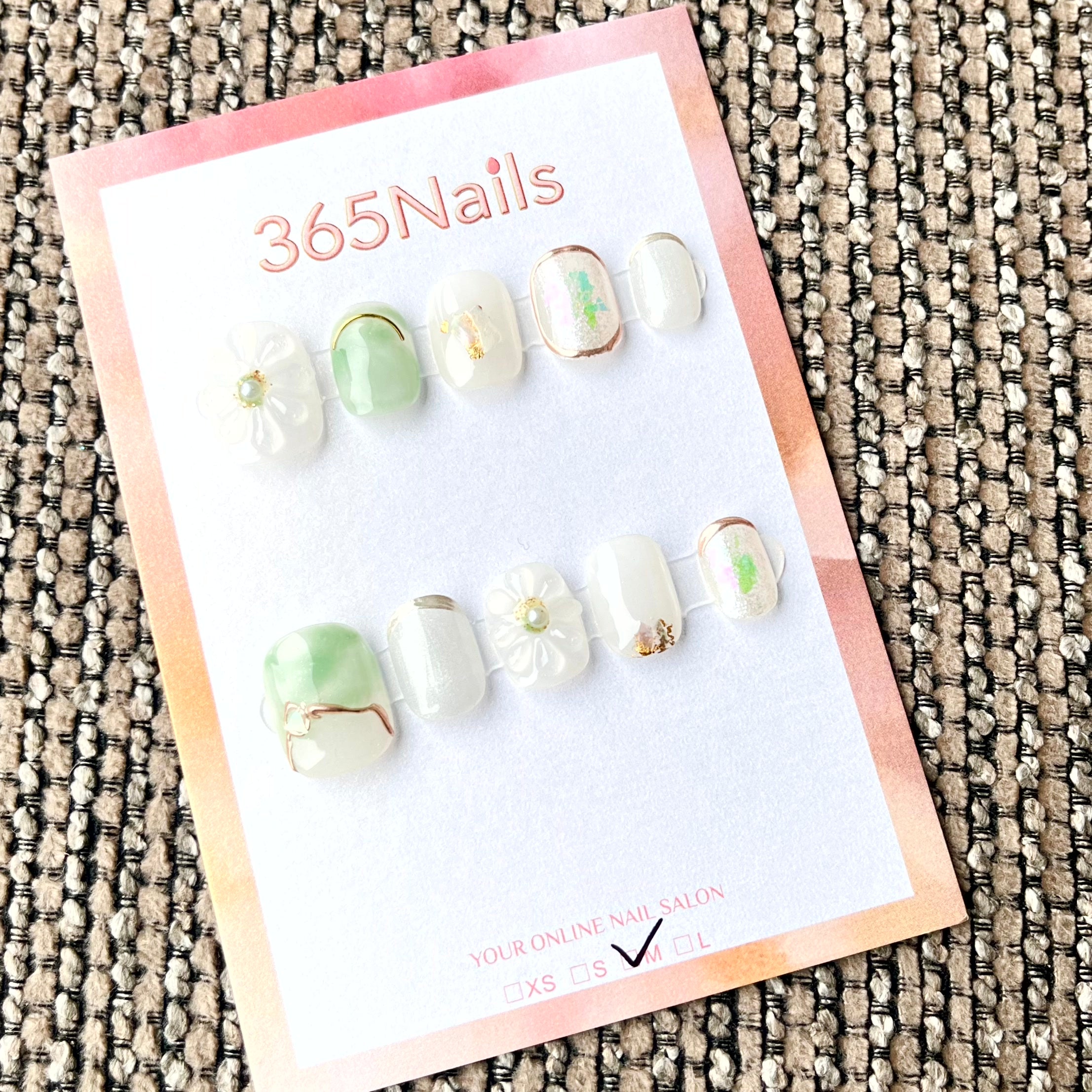 365nails 春之低語 — 3D 立體花卉與大理石紋 手工製 短款杏仁形穿戴甲